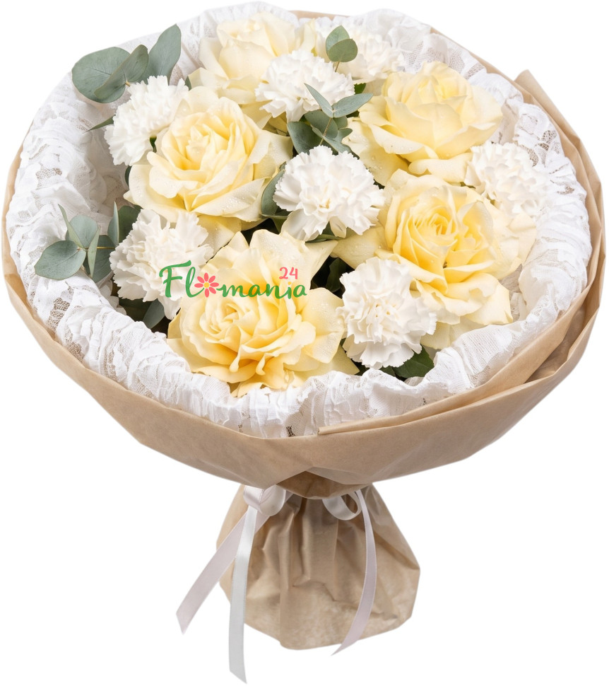 Букет из французских роз и диантусов с эвкалиптом «Сливочная нежность»